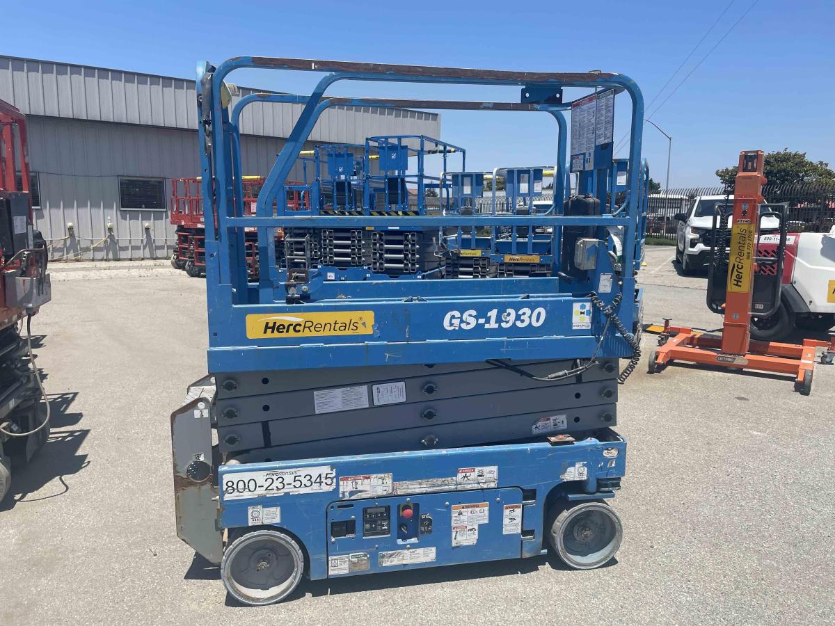 2018 Genie GS-1930