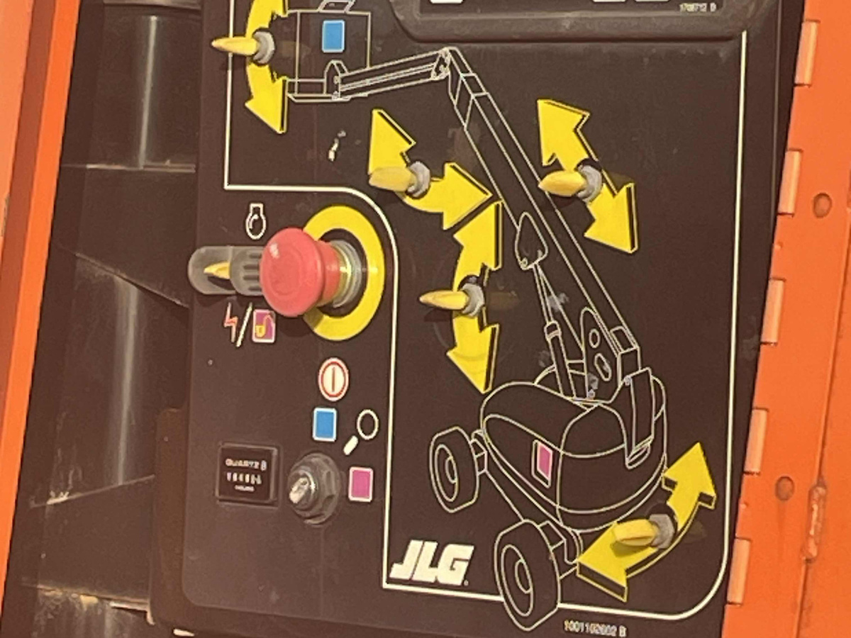 2018 JLG 860SJ-2