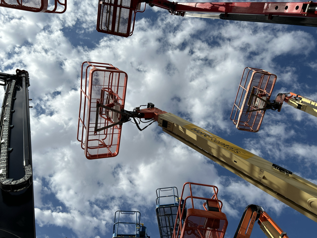 2018 JLG 600S-2