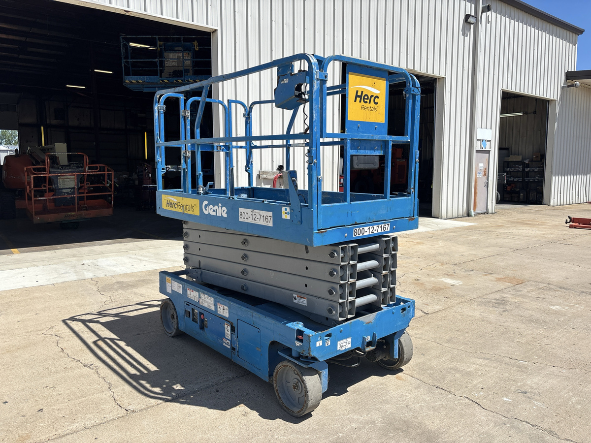 2016 Genie GS-3246