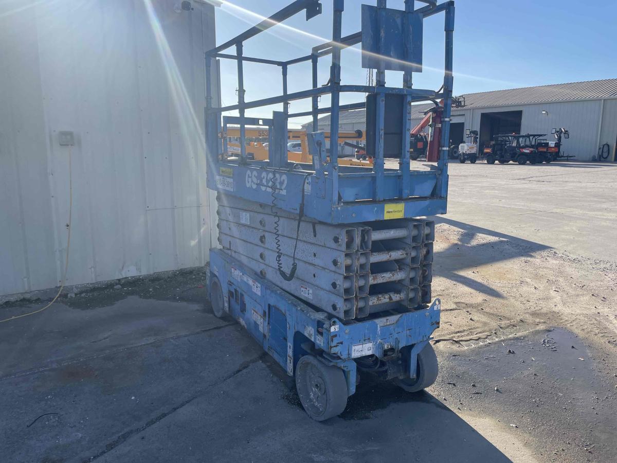 2016 Genie GS-3232