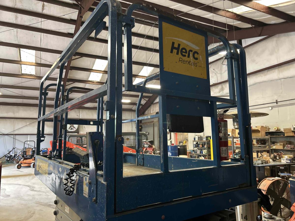 2017 Genie GS-4047