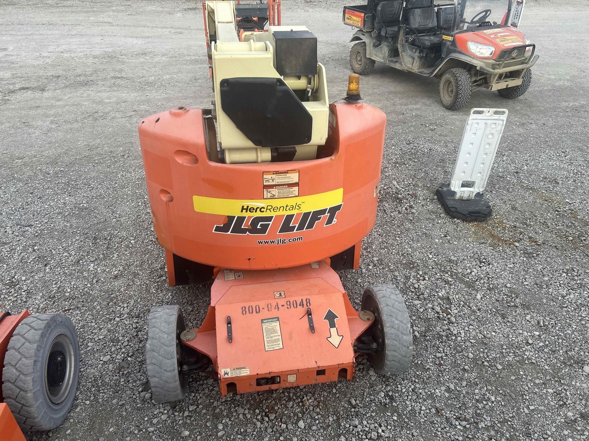 2015 JLG E400AJPN-6
