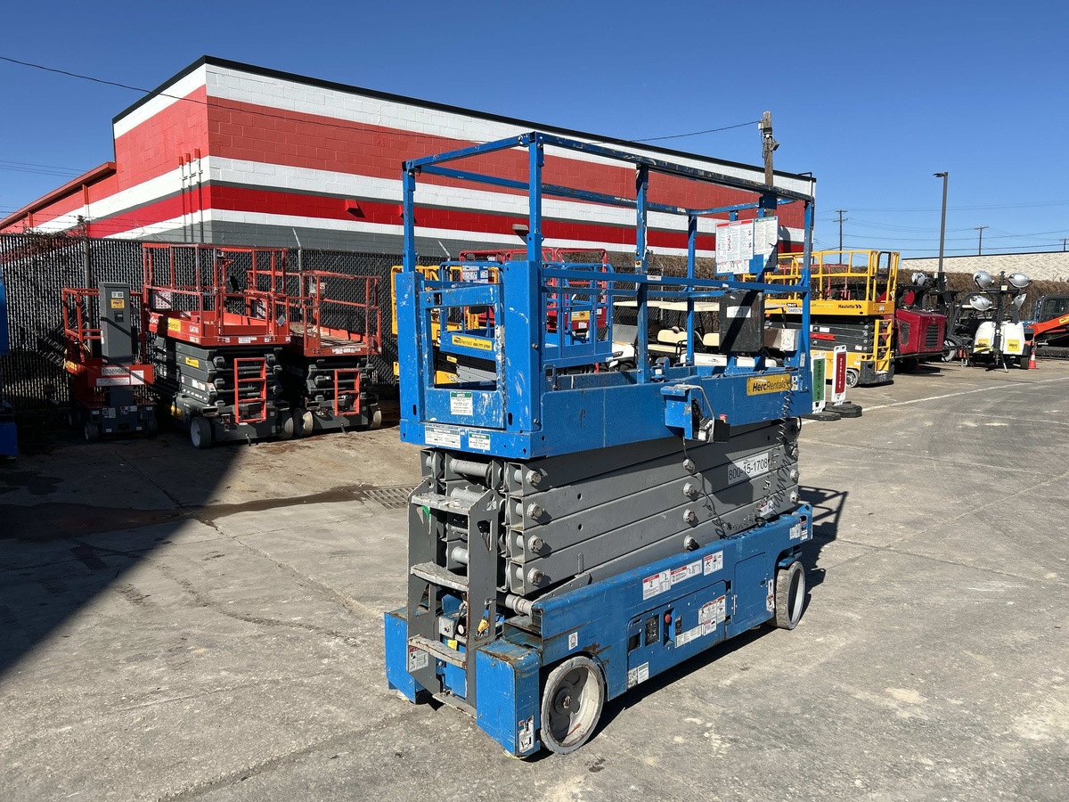 2017 Genie GS-3232