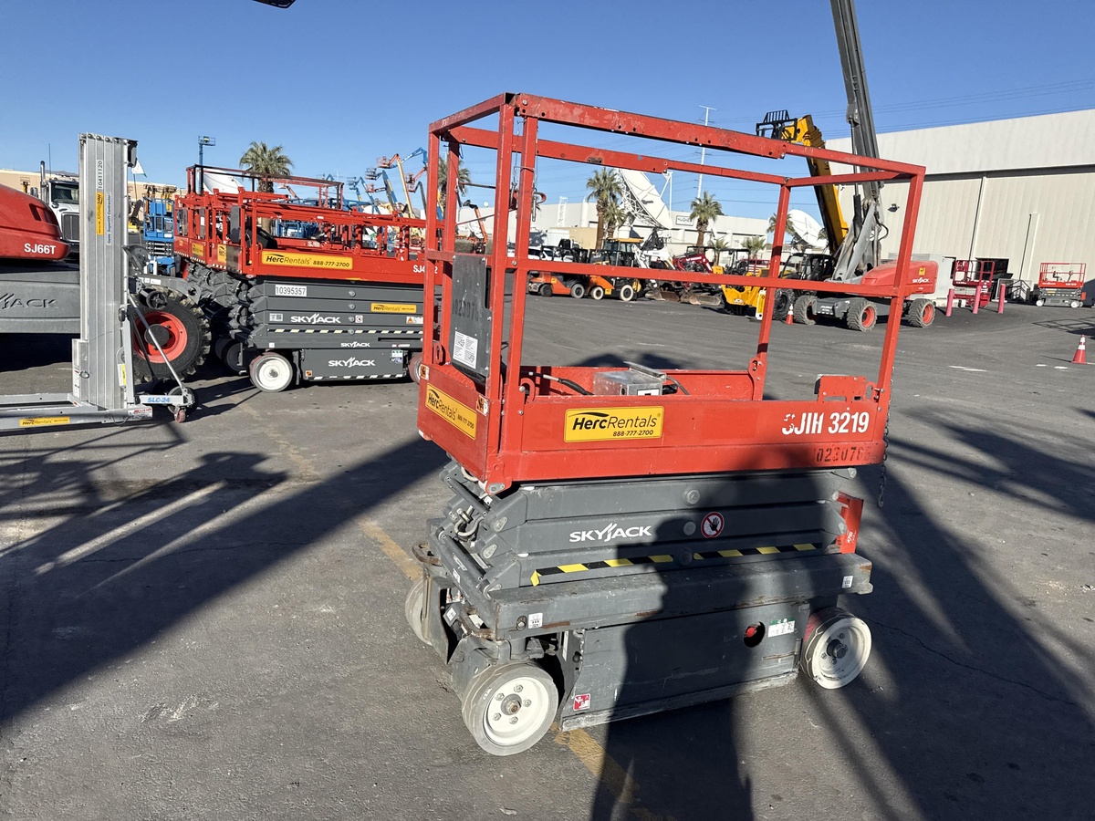 2017 Skyjack SJ3219-2