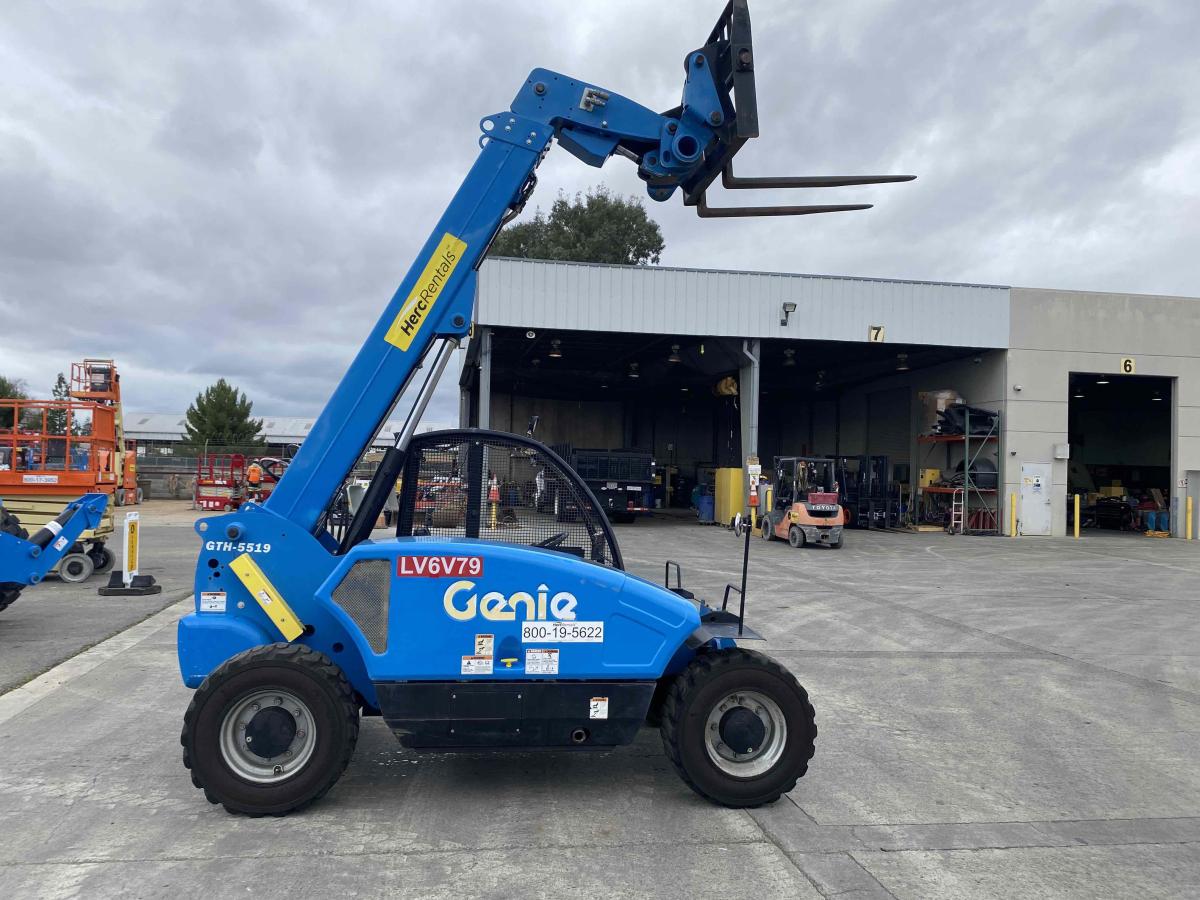 2017 Genie GTH-5519