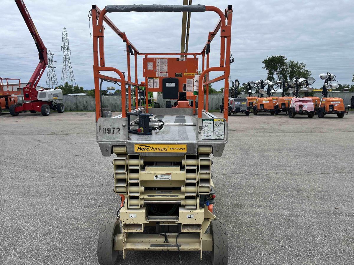 2012 JLG 3246ES
