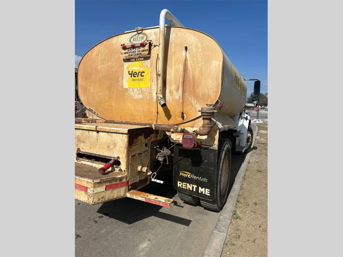 2018 Freightliner M2106-7