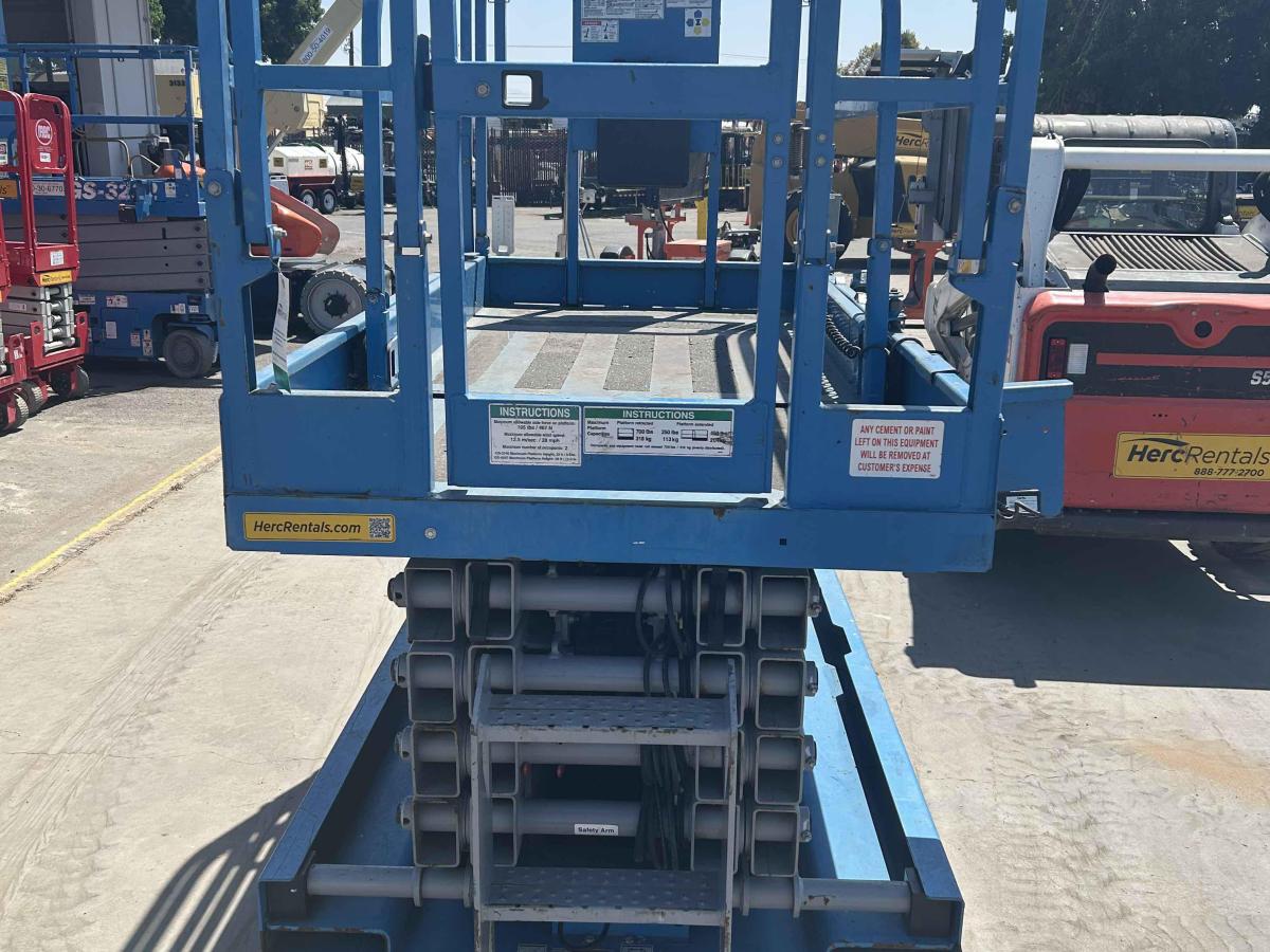 2018 Genie GS-3246-2