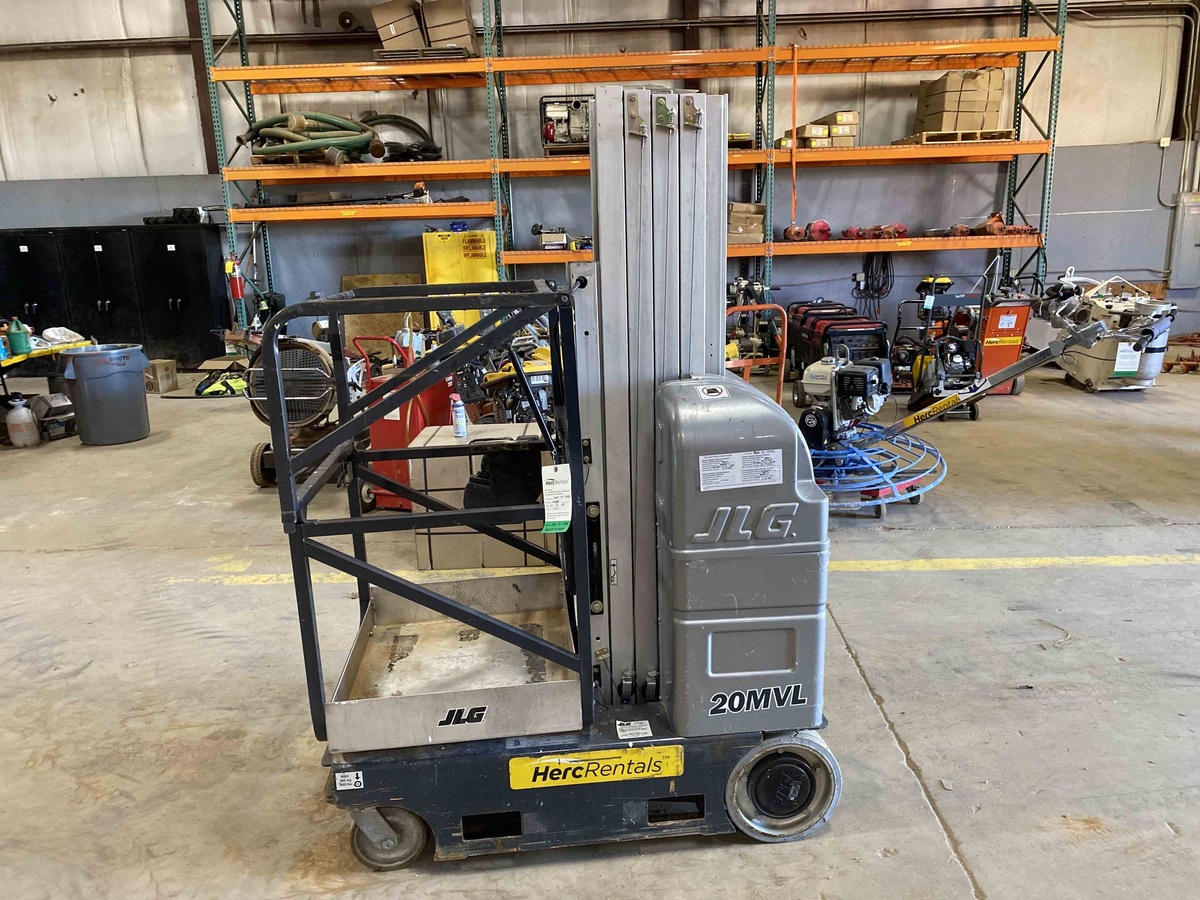 2017 JLG 20MVL