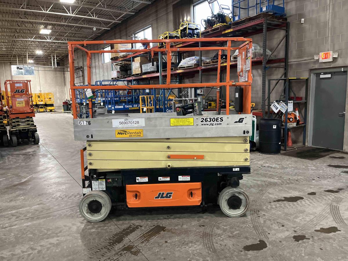 2014 JLG 2630ES