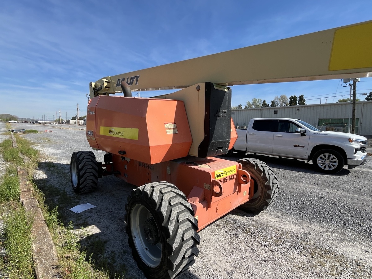 2015 JLG 800A-2