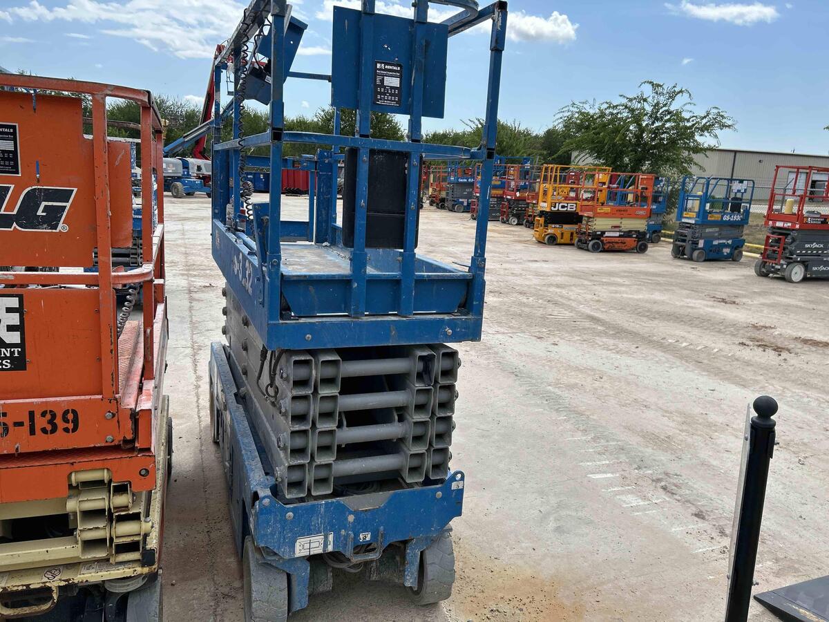 2017 Genie GS-3232-5