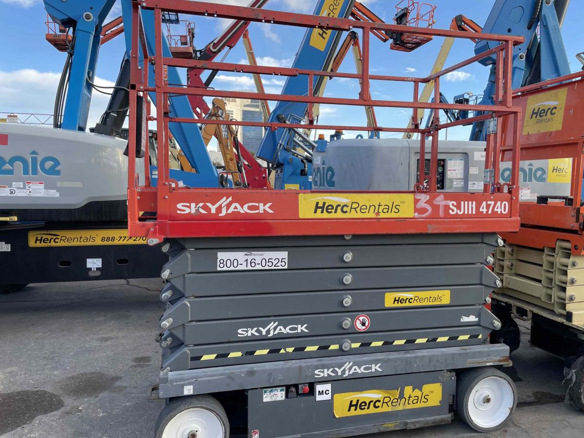 2017 Skyjack SJ4740