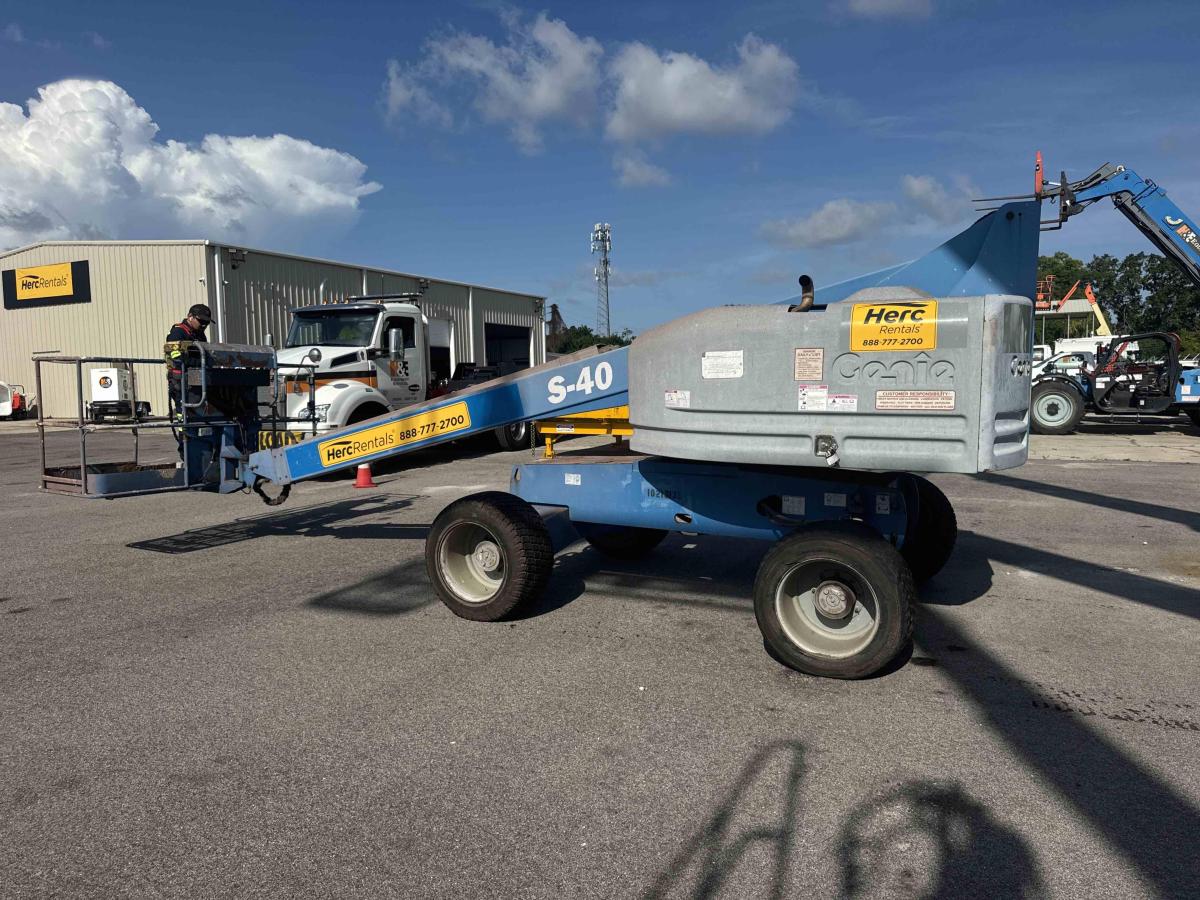 2017 Genie S-40-8