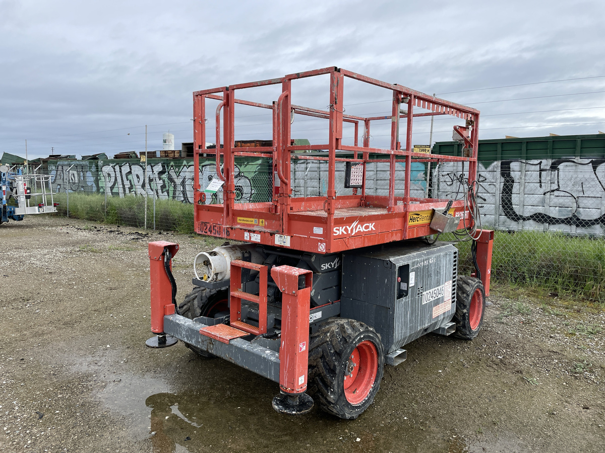 2018 Skyjack SJ-6826RT-2