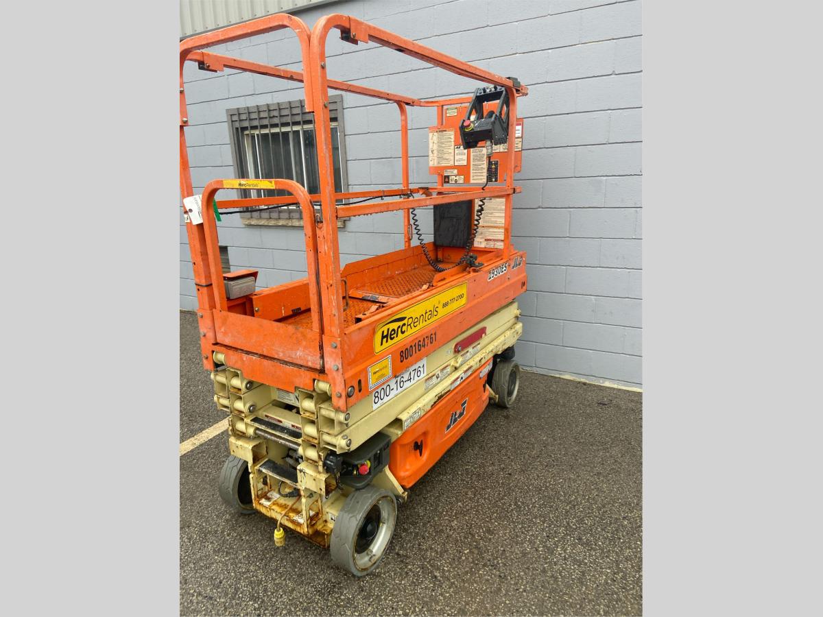 2017 JLG 1930ES