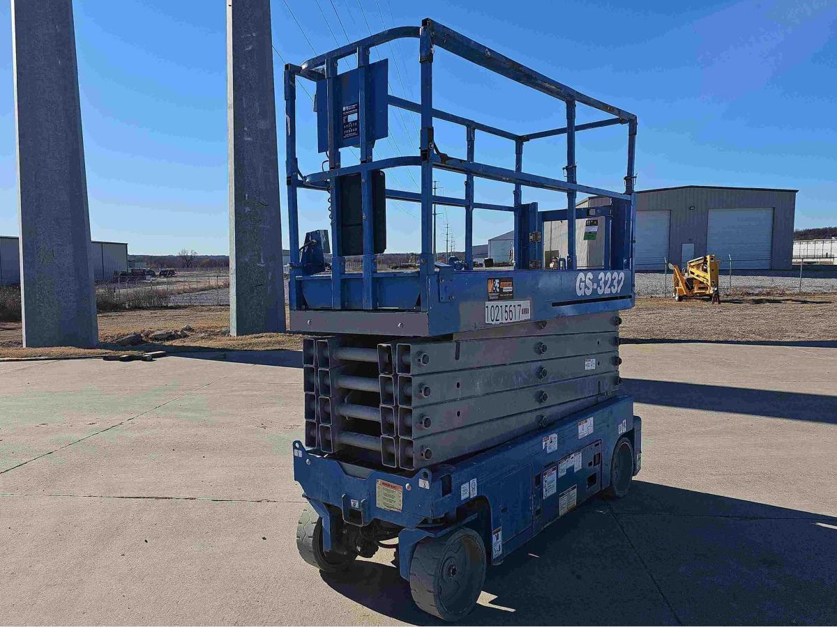 2017 Genie GS-3232-1