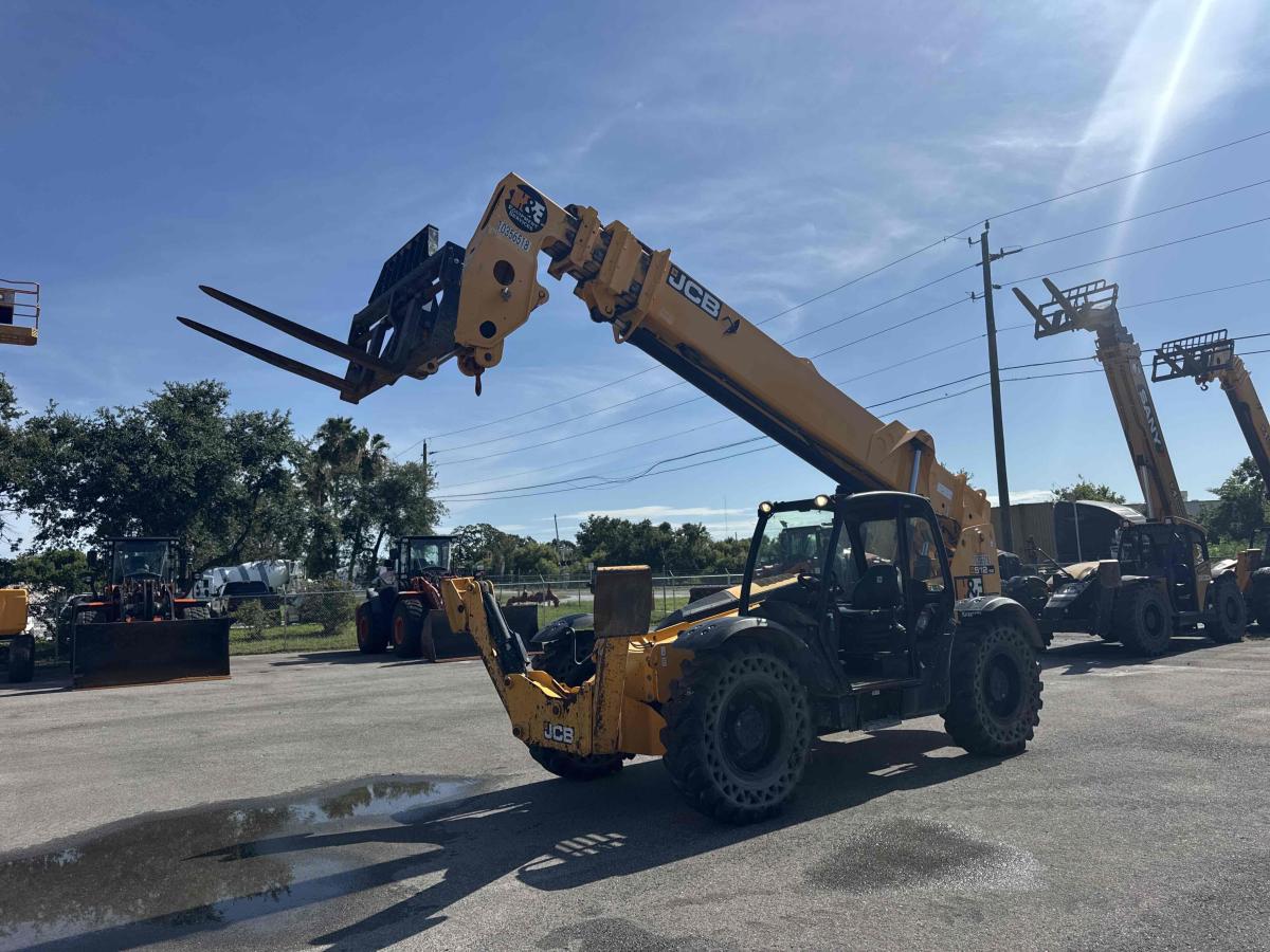 2021 JCB 512-56