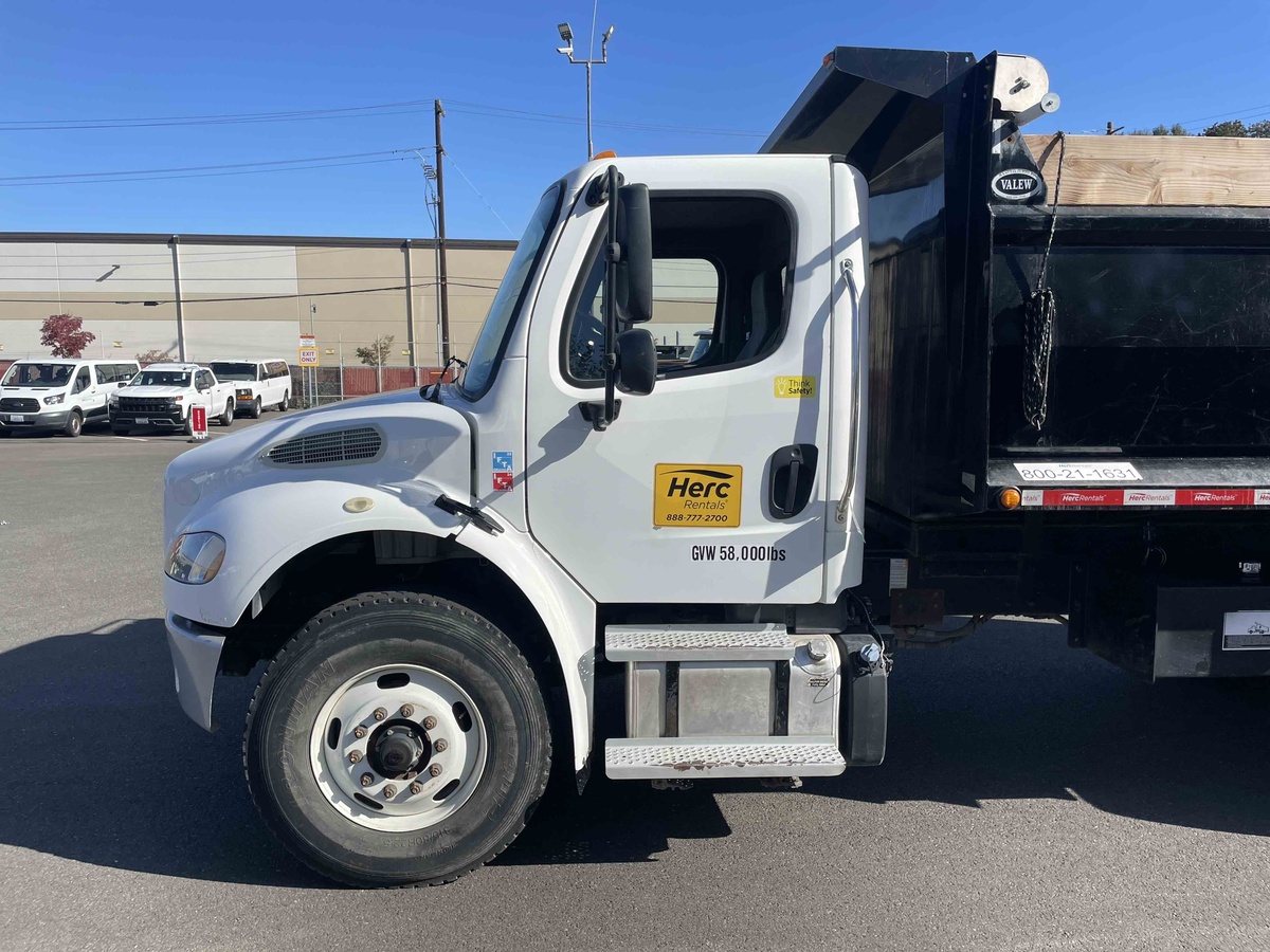 2019 Freightliner M2106-13