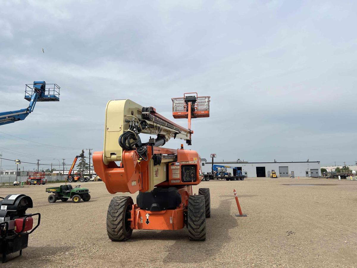 2016 JLG 1250AJP-8