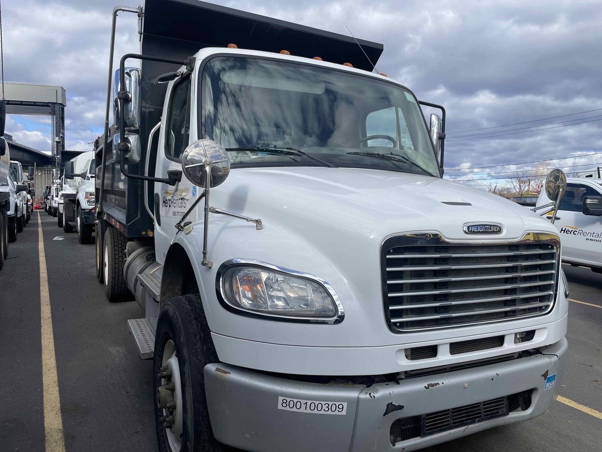 2016 Freightliner M2106-2