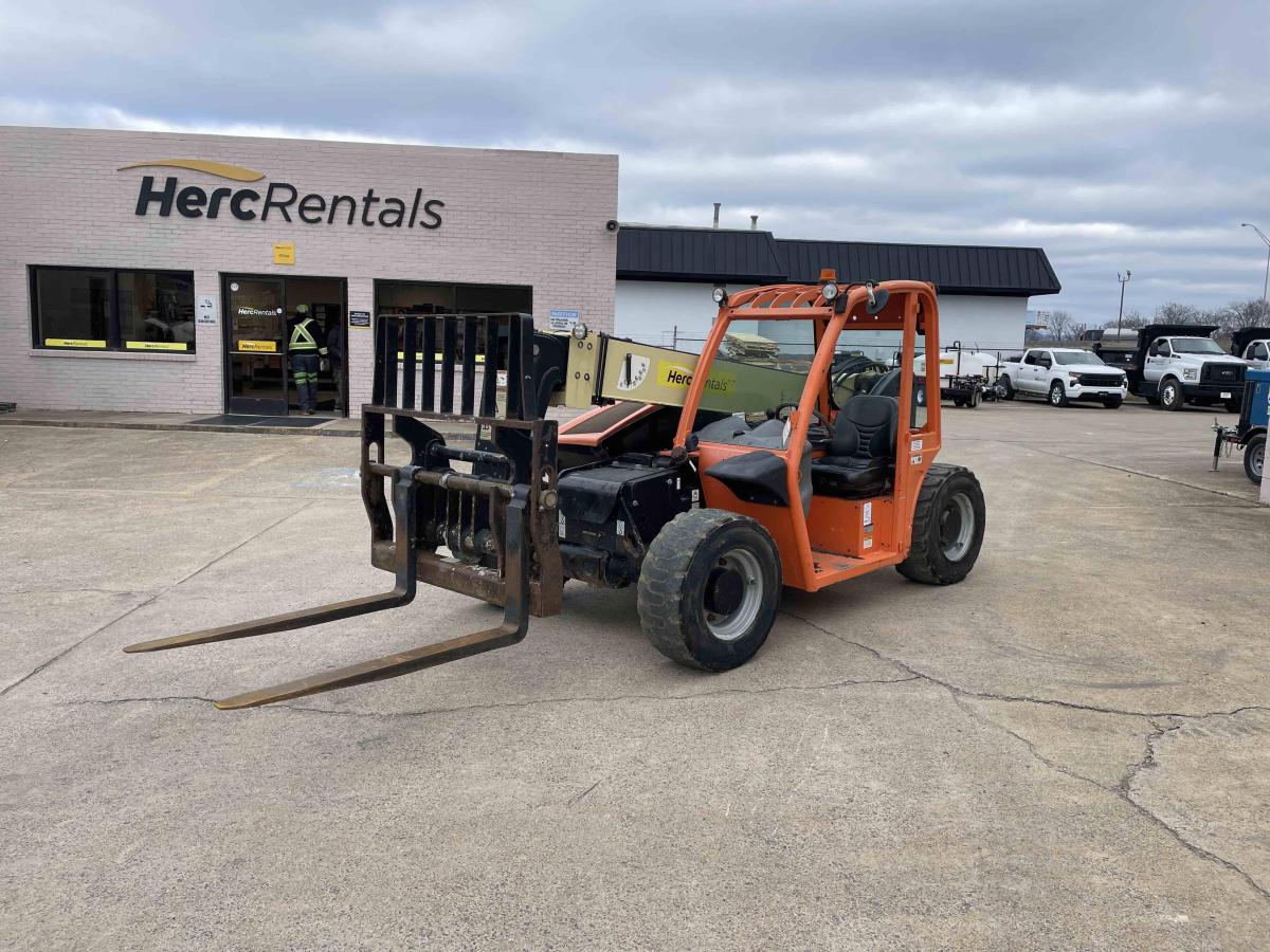 2017 JLG G5-18A