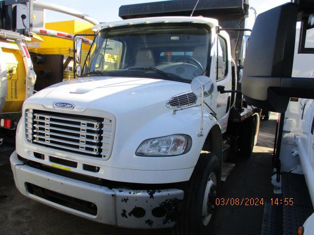 2016 Freightliner M2106