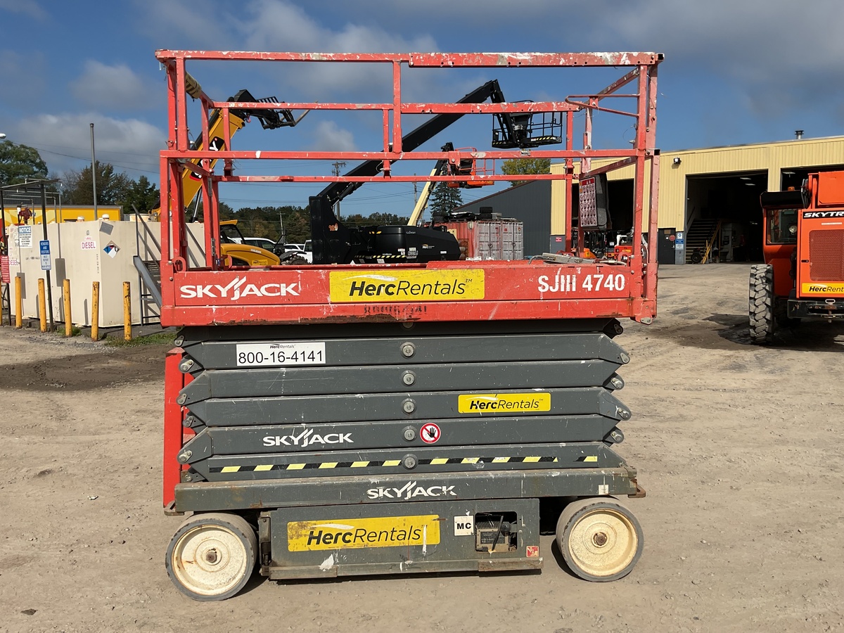 2017 Skyjack SJ4740