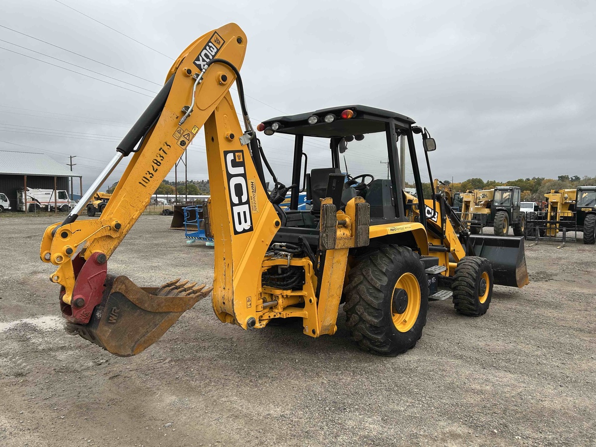 2022 JCB 3CX-2