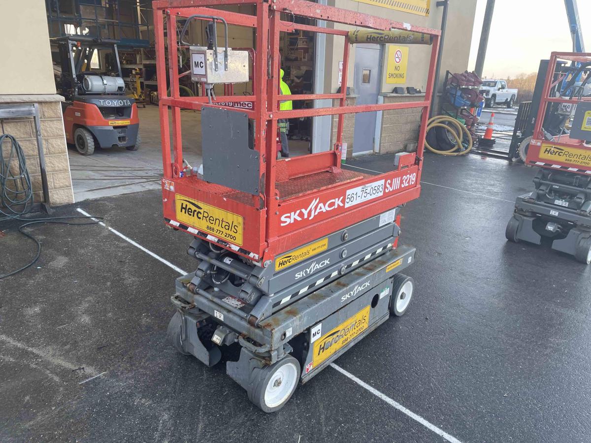 2017 Skyjack SJ3219