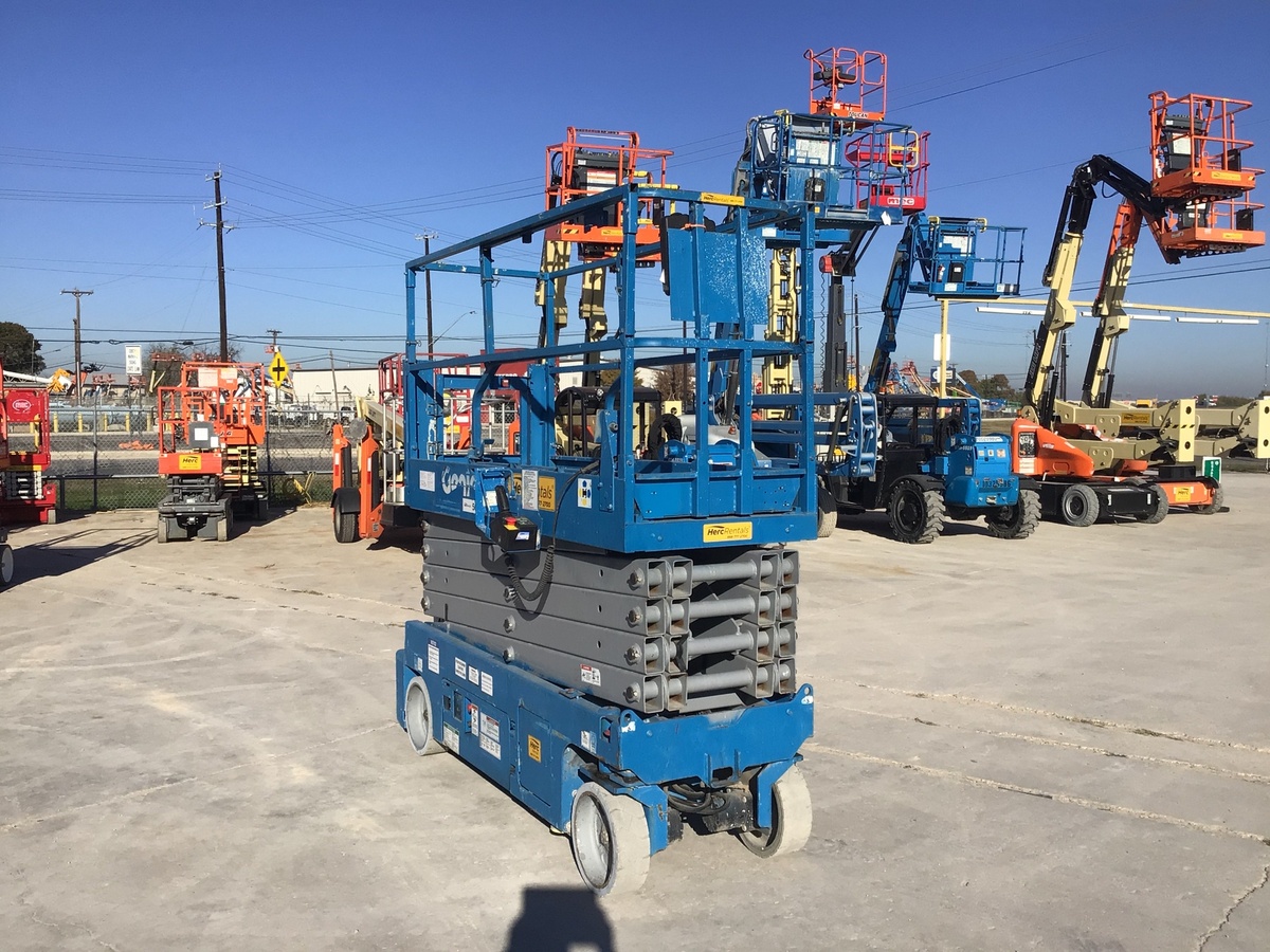 2017 Genie GS-3232-4