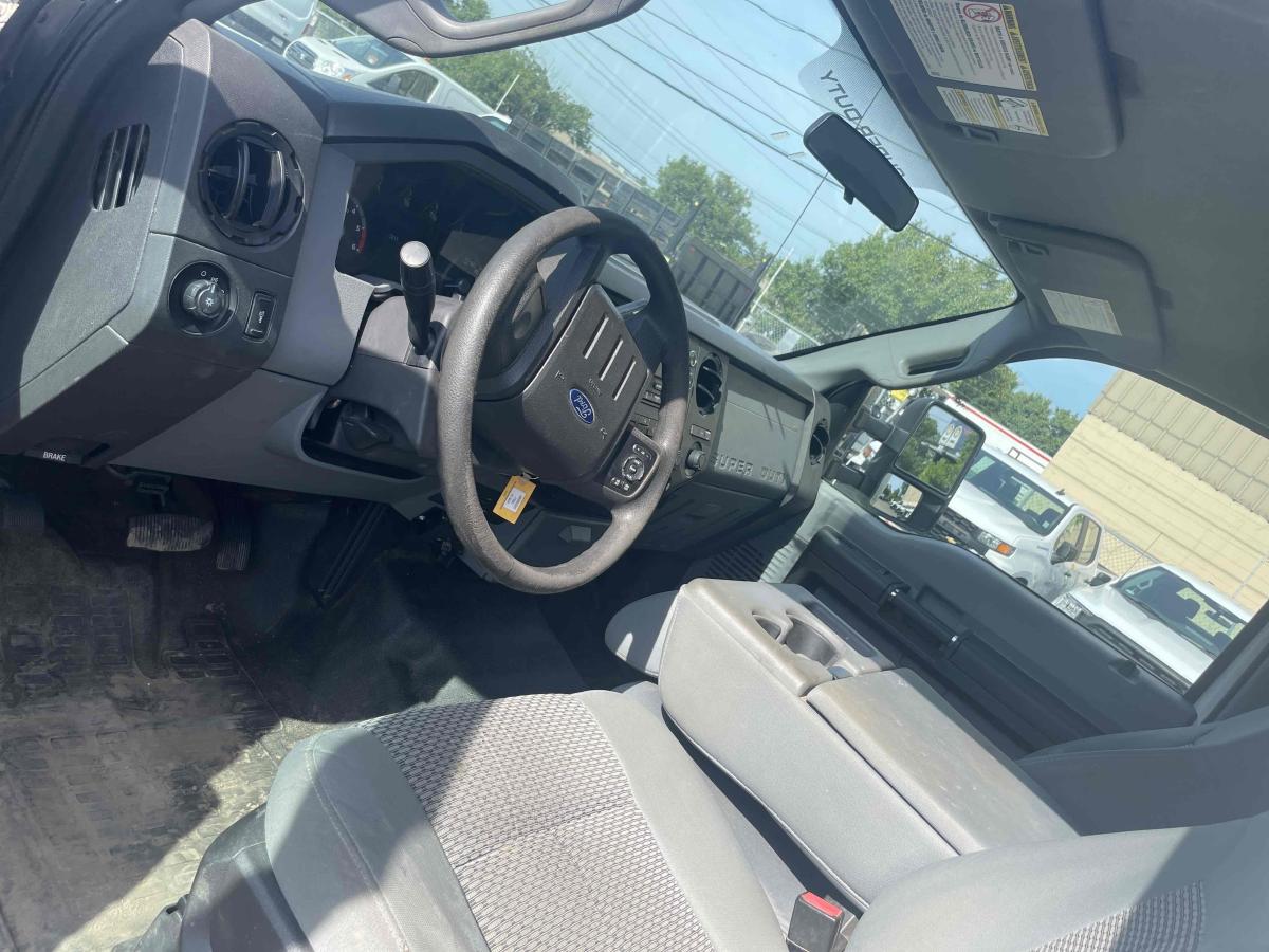 2015 Ford F550-7