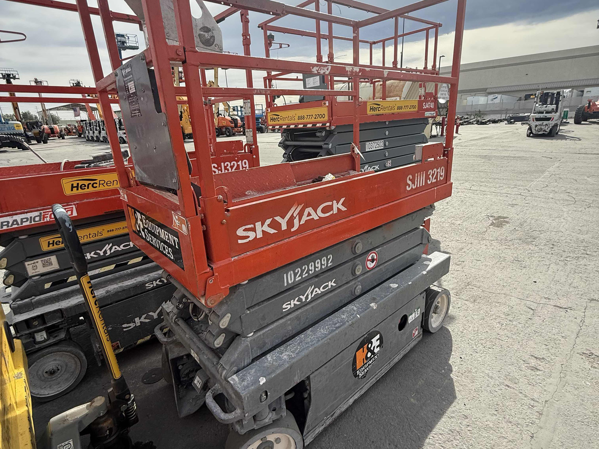 2017 Skyjack SJ3219