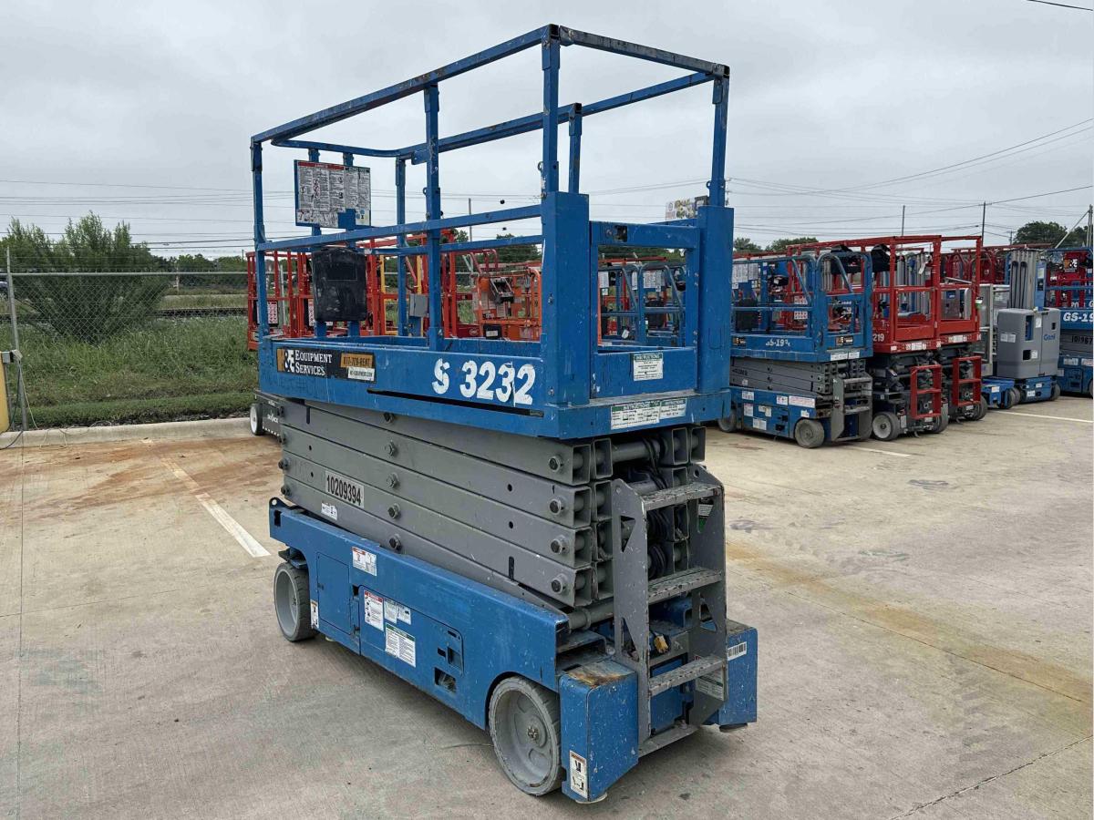2017 Genie GS-3232-4