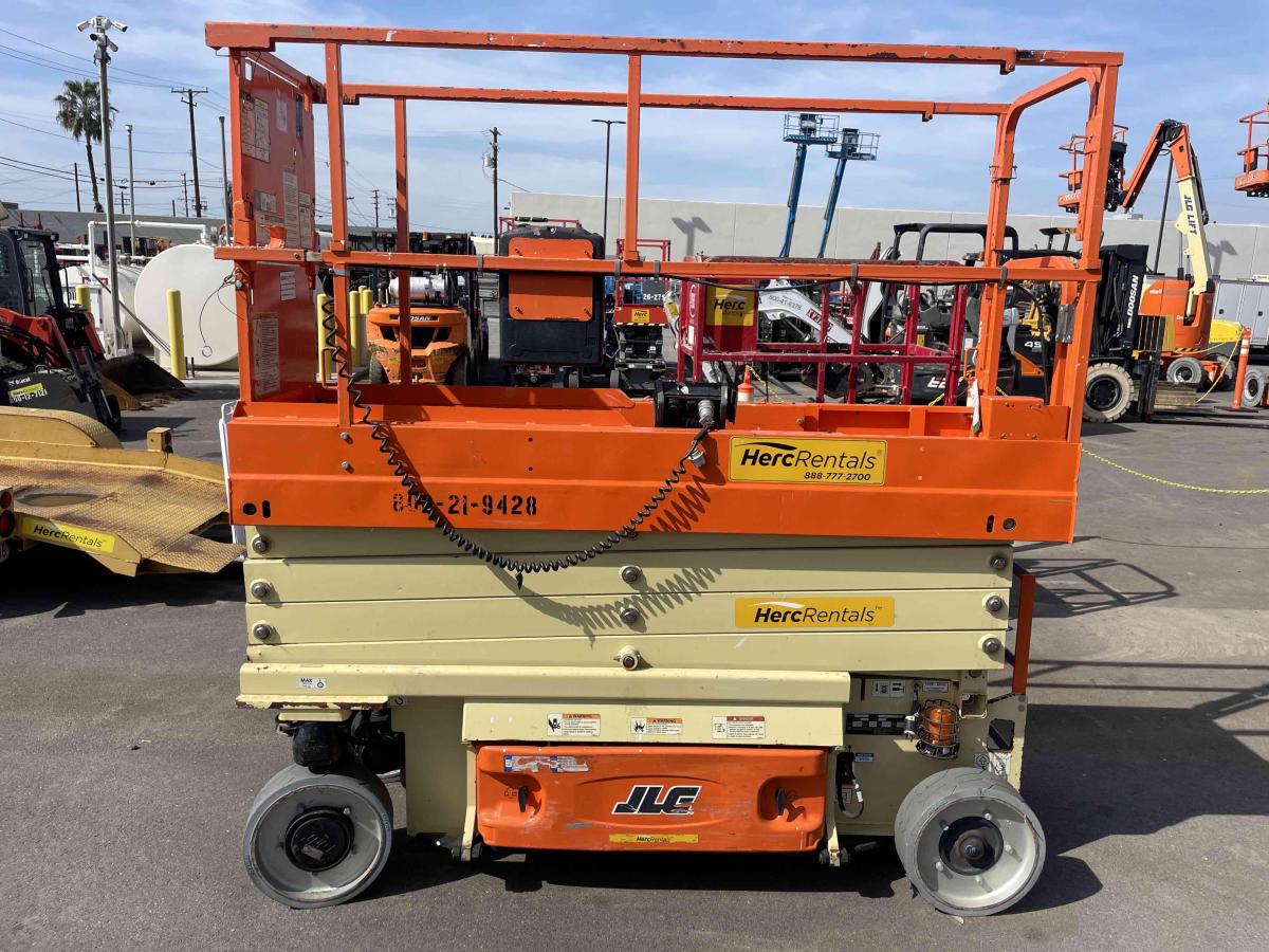 2018 JLG 2632ES