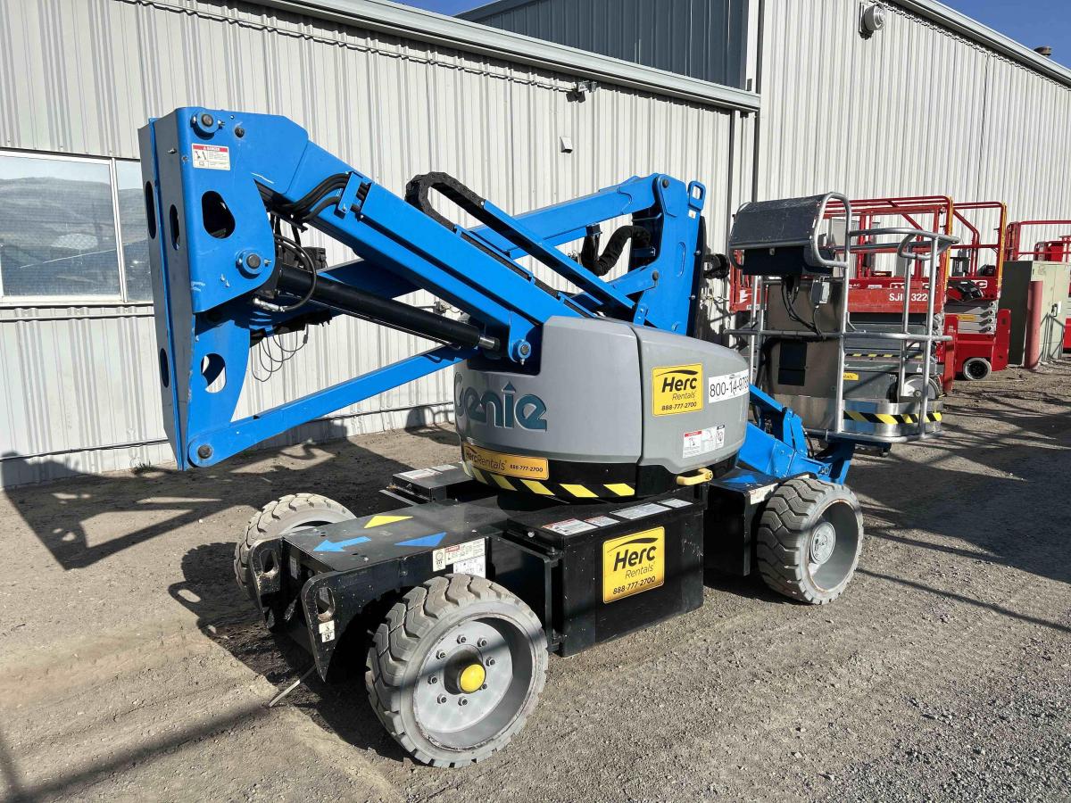 2017 Genie Z-33/18