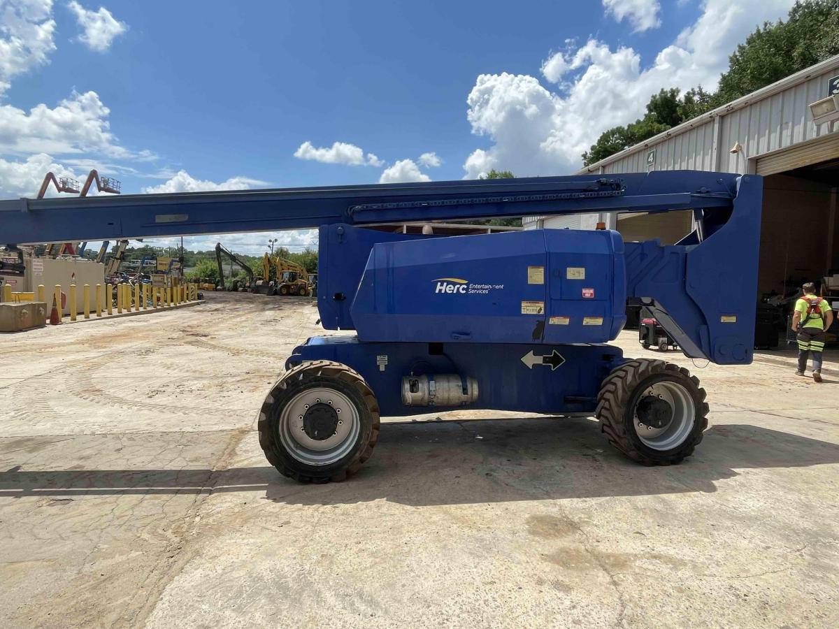 2016 JLG 800AJ-7
