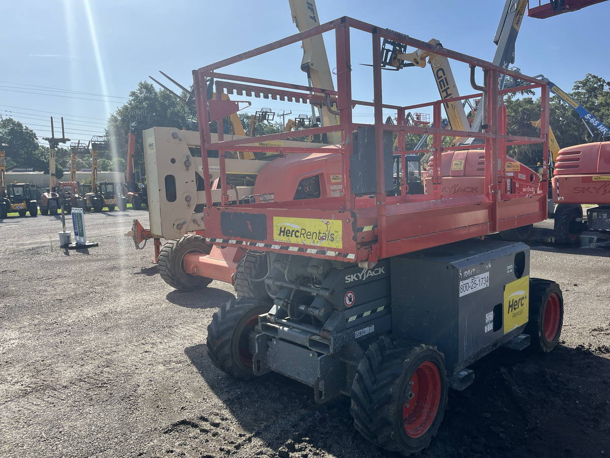 2019 Skyjack SJ-6826RT