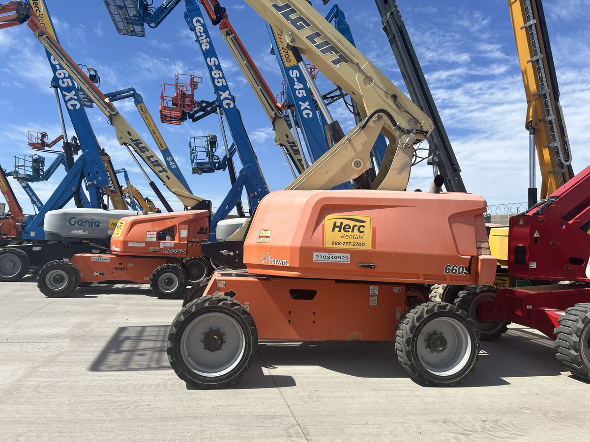 2018 JLG 660SJ