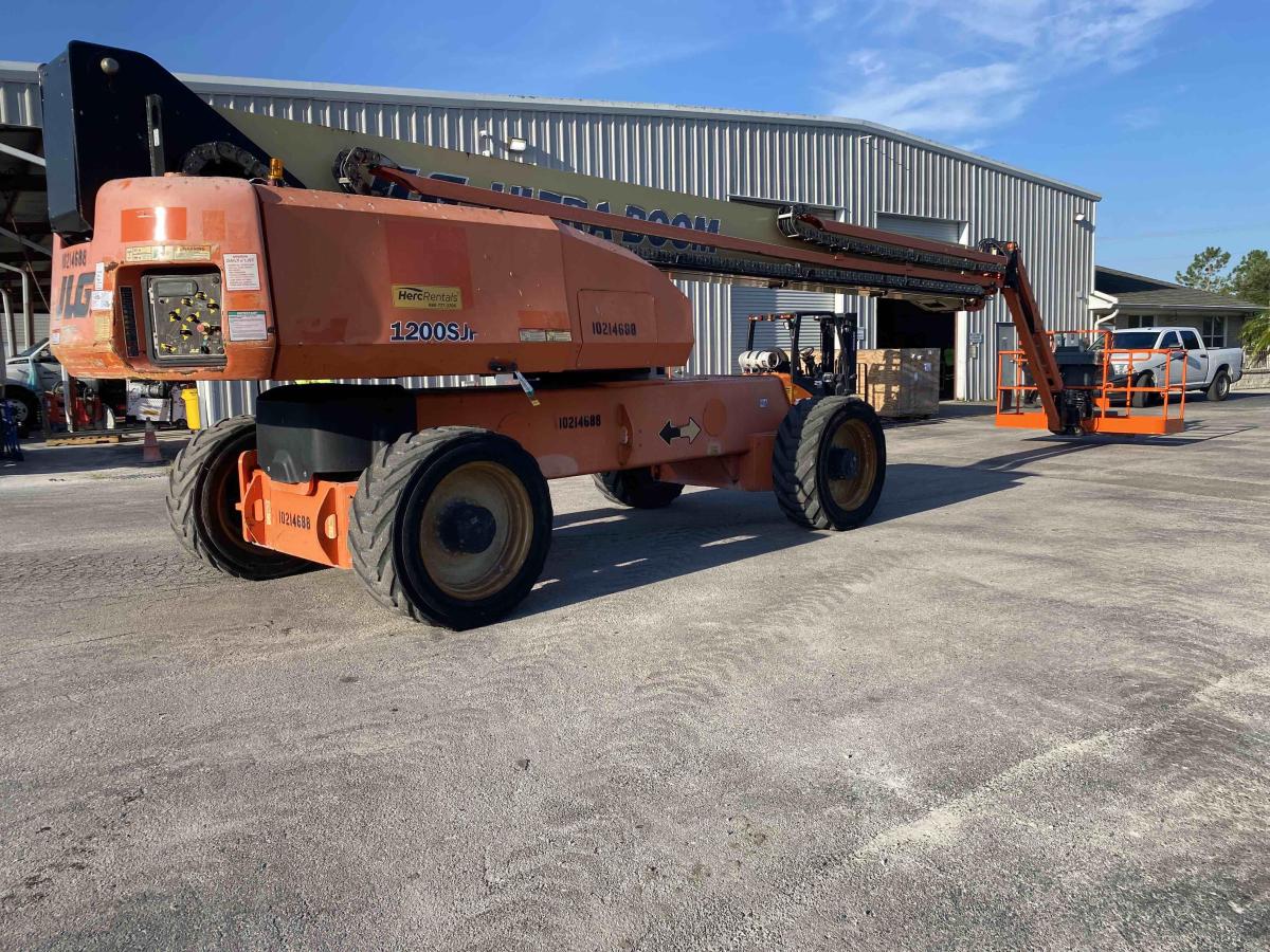 2017 JLG 1200SJP-3