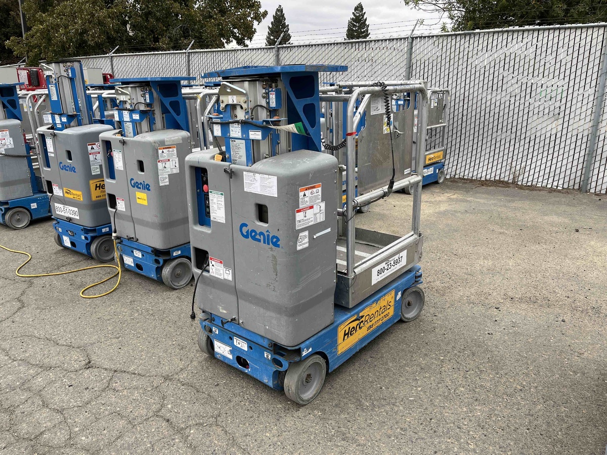2018 Genie GR-12