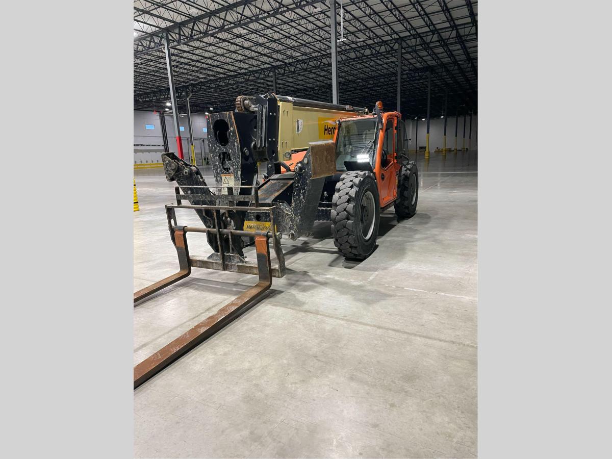 2019 JLG 1255