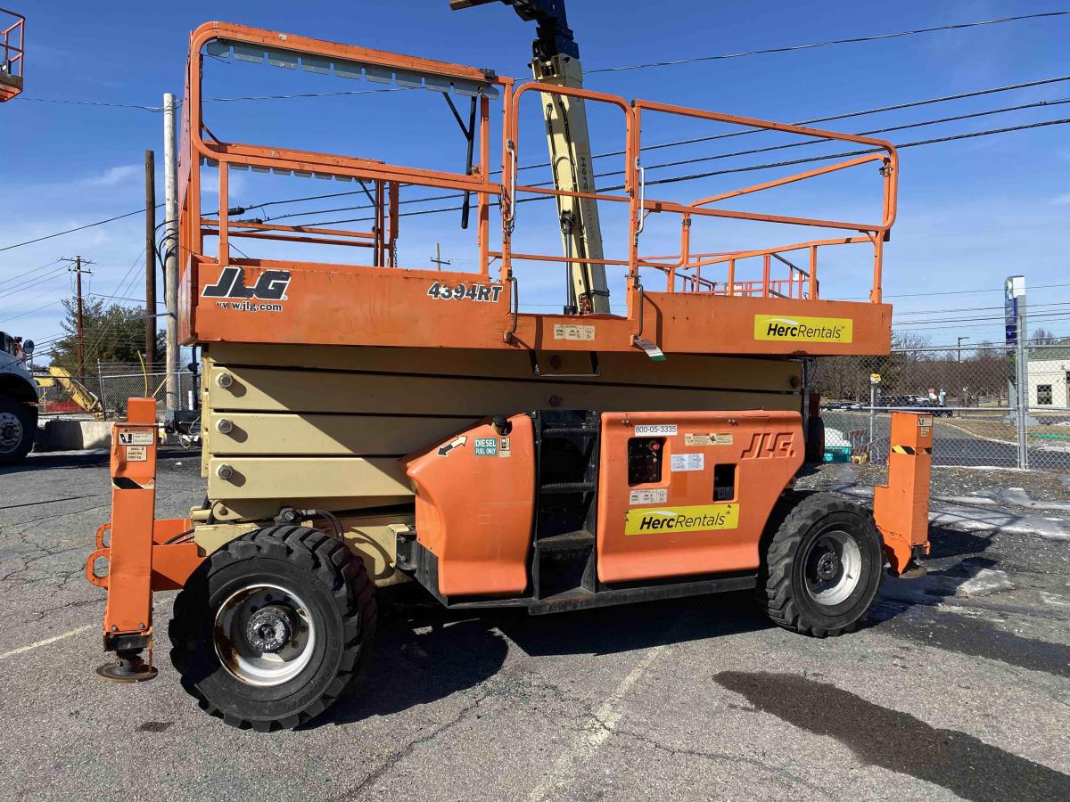 2015 JLG 4394RT