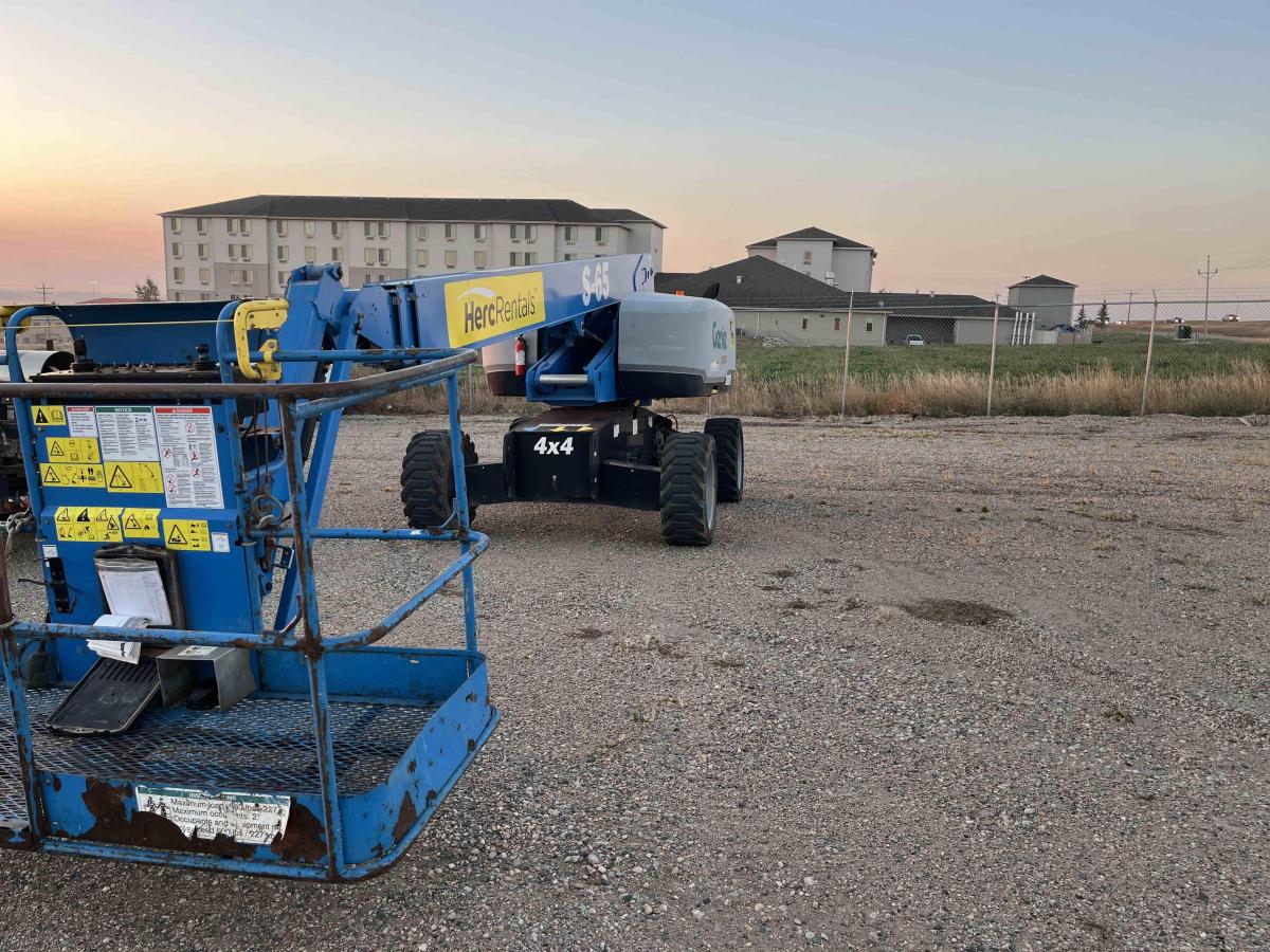 2018 Genie S-65