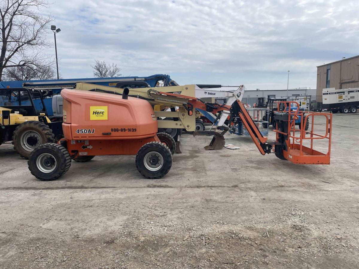 2016 JLG 450AJ