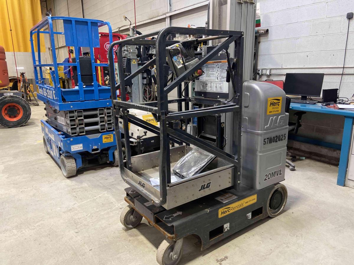 2016 JLG 20MVL