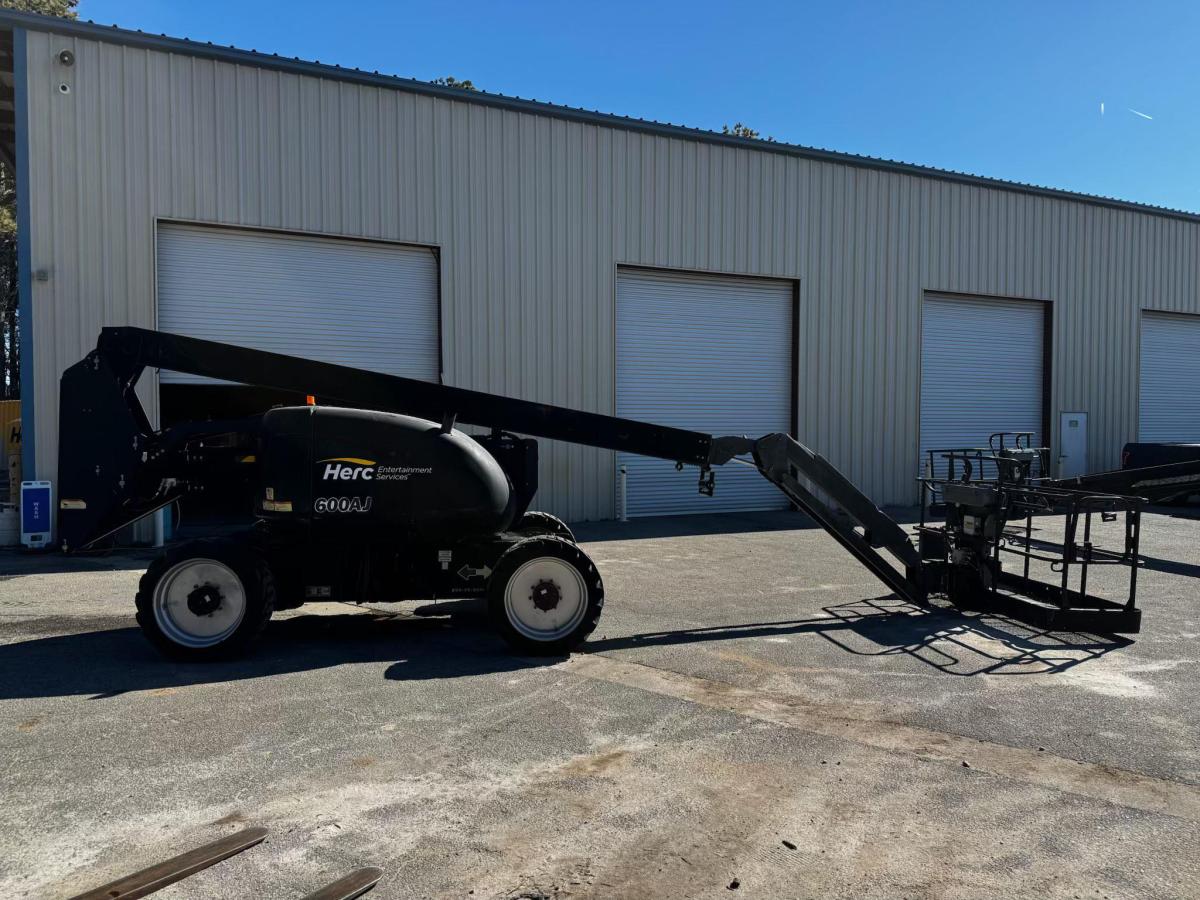 2015 JLG 600AJ