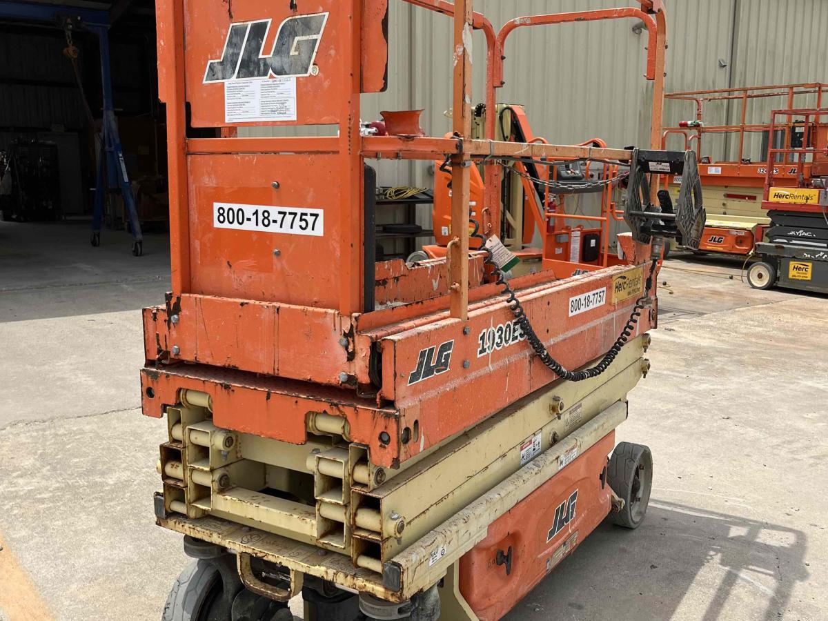 2017 JLG 1930ES