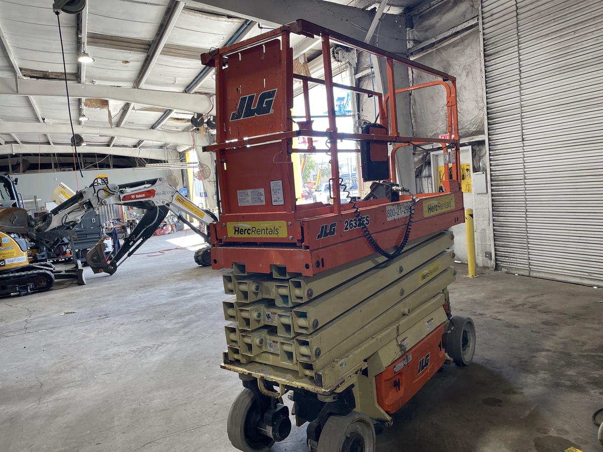 2018 JLG 2632ES